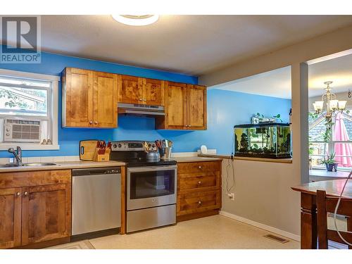 2890 Jarvis Street, Armstrong, BC - Indoor Photo Showing Kitchen With Double Sink