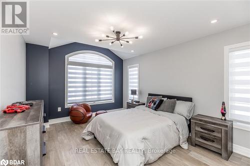 45 Wood Crescent, Essa, ON - Indoor Photo Showing Bedroom