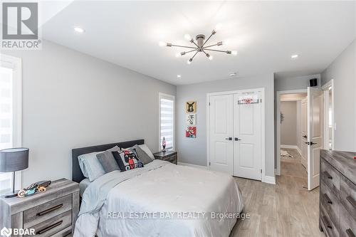 45 Wood Crescent, Essa (Angus), ON - Indoor Photo Showing Bedroom