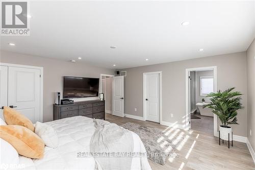 45 Wood Crescent, Essa, ON - Indoor Photo Showing Bedroom