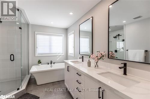 45 Wood Crescent, Essa, ON - Indoor Photo Showing Bathroom