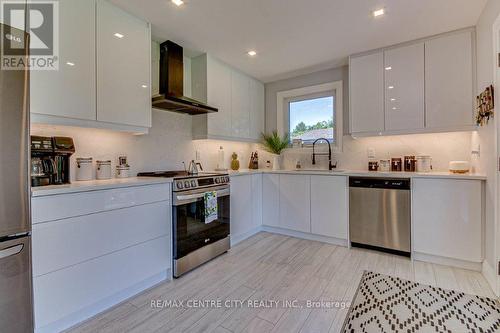 4504 East Road, Central Elgin (Port Stanley), ON - Indoor Photo Showing Kitchen With Upgraded Kitchen