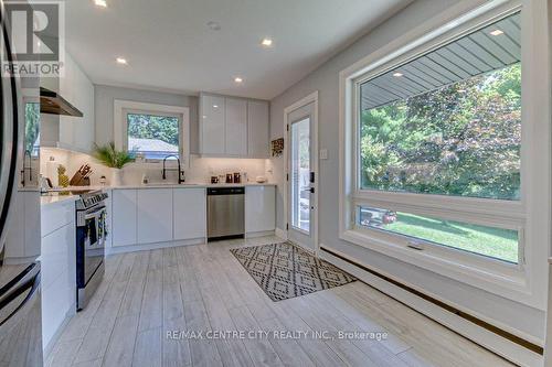 4504 East Road, Central Elgin (Port Stanley), ON - Indoor Photo Showing Kitchen