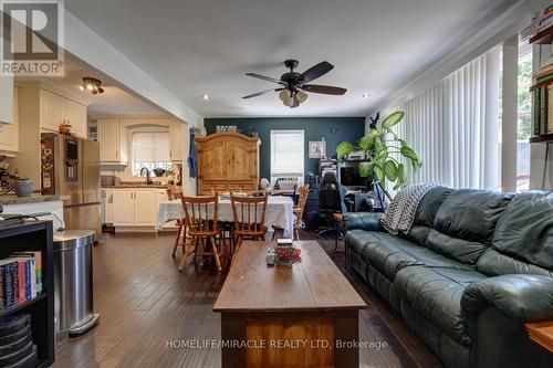 84 Mccraney Street W, Oakville (College Park), ON - Indoor Photo Showing Living Room