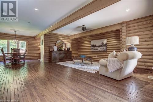 647 Mallory Beach Road, South Bruce Peninsula, ON - Indoor Photo Showing Living Room