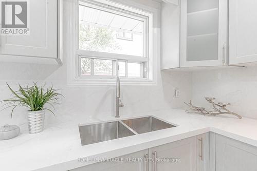 62 Elgin Drive, Brampton (Brampton South), ON - Indoor Photo Showing Kitchen