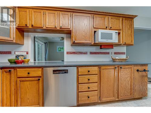 2303 19 Street, Vernon, BC - Indoor Photo Showing Kitchen