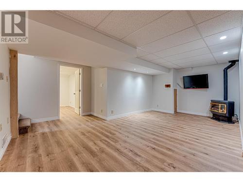 2303 19 Street, Vernon, BC - Indoor