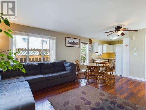 408 Caribou Street Unit# 101, Penticton, BC - Indoor Photo Showing Living Room