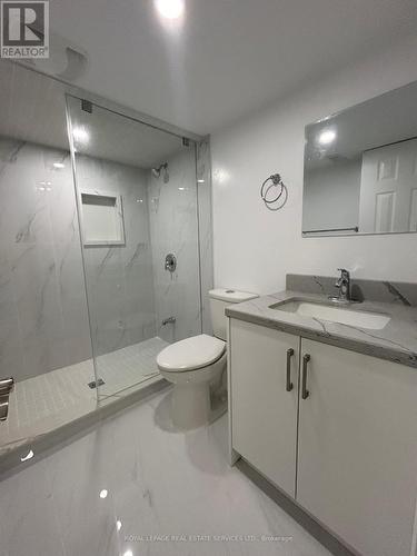 3383 Ellengale Drive, Mississauga (Erindale), ON - Indoor Photo Showing Bathroom