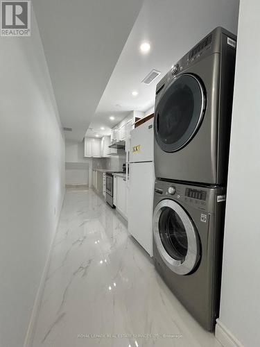 3383 Ellengale Drive, Mississauga (Erindale), ON - Indoor Photo Showing Laundry Room