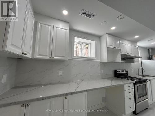 3383 Ellengale Drive, Mississauga (Erindale), ON - Indoor Photo Showing Kitchen