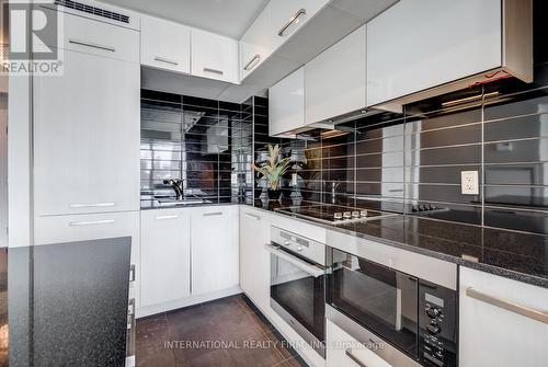 1503 - 8 The Esplanade, Toronto, ON - Indoor Photo Showing Kitchen With Upgraded Kitchen