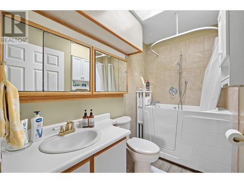 1255 Raymer Avenue Unit# 486, Kelowna, BC - Indoor Photo Showing Bathroom