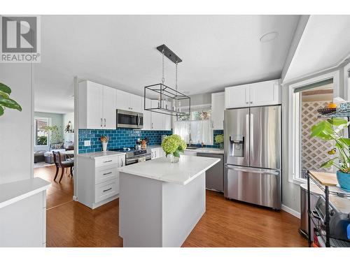 1255 Raymer Avenue Unit# 486, Kelowna, BC - Indoor Photo Showing Kitchen With Stainless Steel Kitchen With Upgraded Kitchen