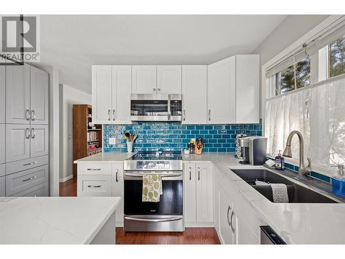 1255 Raymer Avenue Unit# 486, Kelowna, BC - Indoor Photo Showing Kitchen With Double Sink With Upgraded Kitchen