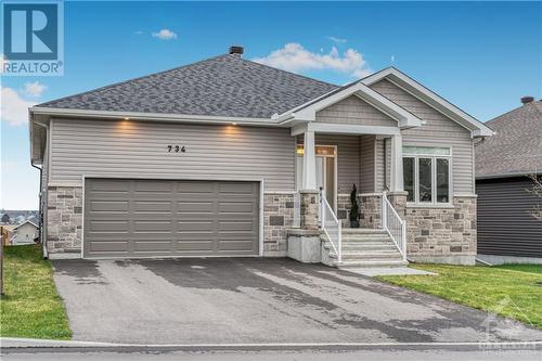 734 Meadowridge Circle, Ottawa, ON - Outdoor With Facade