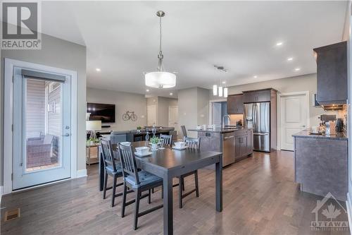 734 Meadowridge Circle, Ottawa, ON - Indoor Photo Showing Dining Room