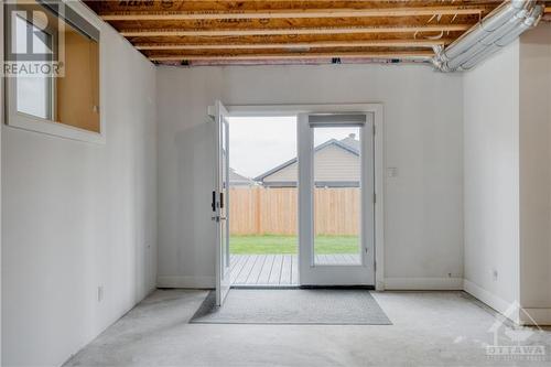 734 Meadowridge Circle, Ottawa, ON - Indoor Photo Showing Other Room