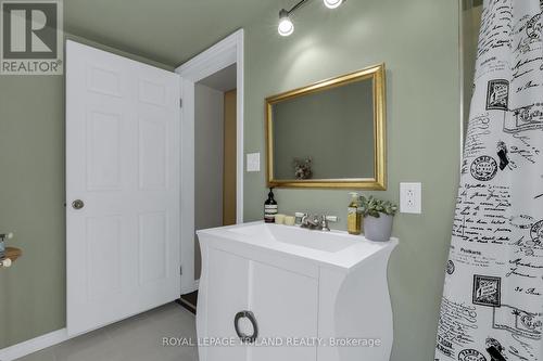 15772 Turin Line, Chatham-Kent, ON - Indoor Photo Showing Bathroom