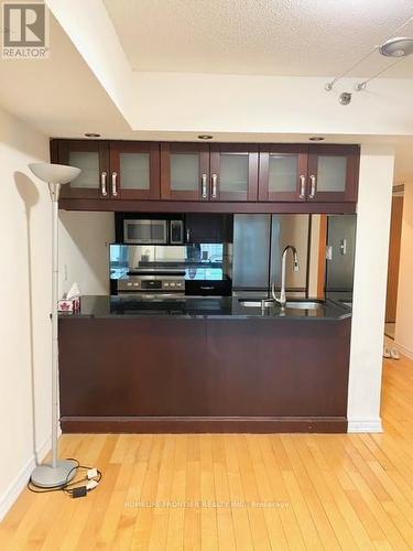 1811 - 38 Elm Street, Toronto (Bay Street Corridor), ON - Indoor Photo Showing Kitchen