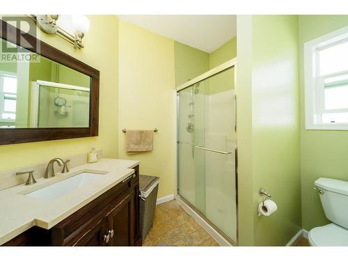 2066 Rosefield Drive, West Kelowna, BC - Indoor Photo Showing Bathroom