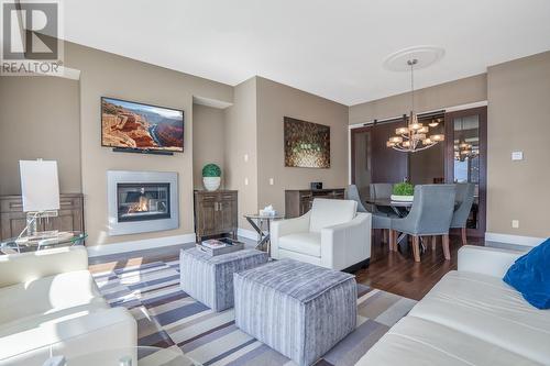 1395 Ellis Street Unit# 902, Kelowna, BC - Indoor Photo Showing Living Room With Fireplace