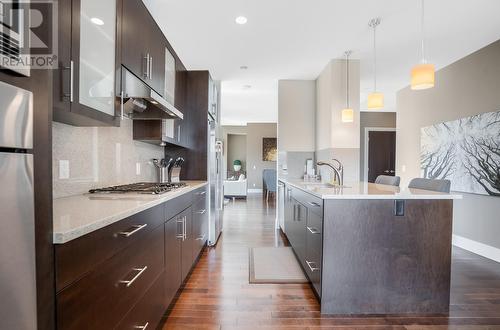 1395 Ellis Street Unit# 902, Kelowna, BC - Indoor Photo Showing Kitchen With Upgraded Kitchen