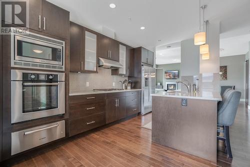 1395 Ellis Street Unit# 902, Kelowna, BC - Indoor Photo Showing Kitchen With Upgraded Kitchen