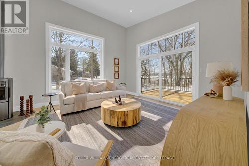 85 Cedar Lane, Prince Edward County (Hallowell), ON - Indoor Photo Showing Living Room