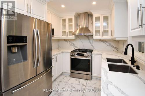 25 Meadowlark Road, Barrie (Cundles East), ON - Indoor Photo Showing Kitchen With Double Sink