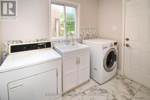 25 Meadowlark Road, Barrie, ON - Indoor Photo Showing Laundry Room