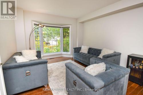 25 Meadowlark Road, Barrie (Cundles East), ON - Indoor Photo Showing Living Room