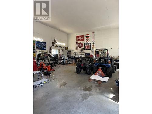 1131 Chimney Valley Road, Williams Lake, BC - Indoor Photo Showing Garage