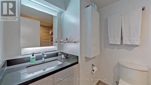 2306 - 188 Cumberland Street, Toronto, ON - Indoor Photo Showing Bathroom