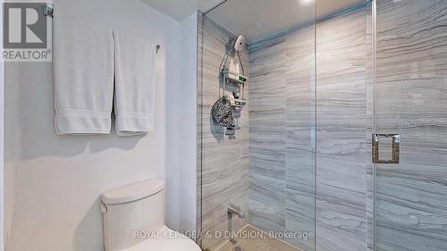 2306 - 188 Cumberland Street, Toronto, ON - Indoor Photo Showing Bathroom