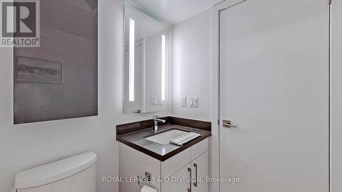 2306 - 188 Cumberland Street, Toronto, ON - Indoor Photo Showing Bathroom