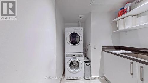 2306 - 188 Cumberland Street, Toronto, ON - Indoor Photo Showing Laundry Room