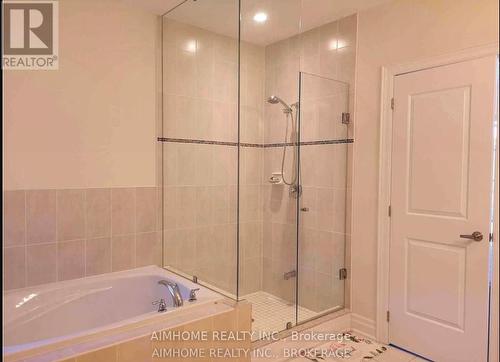 411 Woodgate Pines Drive, Vaughan, ON - Indoor Photo Showing Bathroom