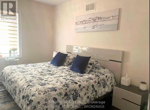 411 Woodgate Pines Drive, Vaughan, ON - Indoor Photo Showing Bedroom