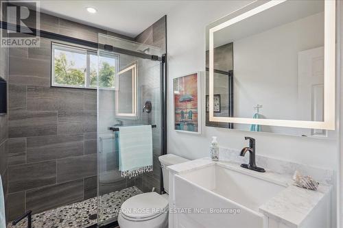 5436 Spruce Avenue, Burlington (Appleby), ON - Indoor Photo Showing Bathroom