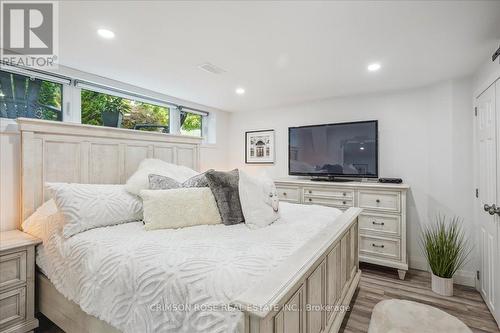 5436 Spruce Avenue, Burlington (Appleby), ON - Indoor Photo Showing Bedroom