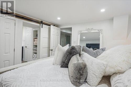 5436 Spruce Avenue, Burlington (Appleby), ON - Indoor Photo Showing Bedroom