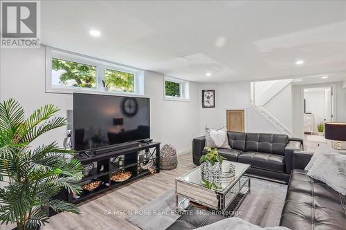 5436 Spruce Avenue, Burlington (Appleby), ON - Indoor Photo Showing Living Room