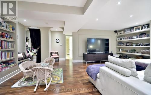 4210 Sarazen Drive, Burlington, ON - Indoor Photo Showing Living Room