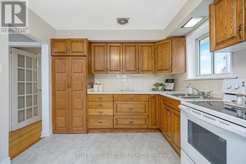 162 Prince Charles Drive, Halton Hills (Georgetown), ON - Indoor Photo Showing Kitchen With Double Sink