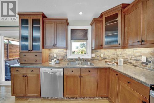 27 Boyce Court, Belleville, ON - Indoor Photo Showing Kitchen With Double Sink