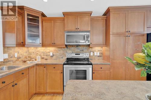 27 Boyce Court, Belleville, ON - Indoor Photo Showing Kitchen