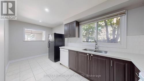 1424 Fieldlight Boulevard, Pickering, ON - Indoor Photo Showing Kitchen With Double Sink