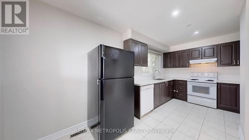 1424 Fieldlight Boulevard, Pickering, ON - Indoor Photo Showing Kitchen